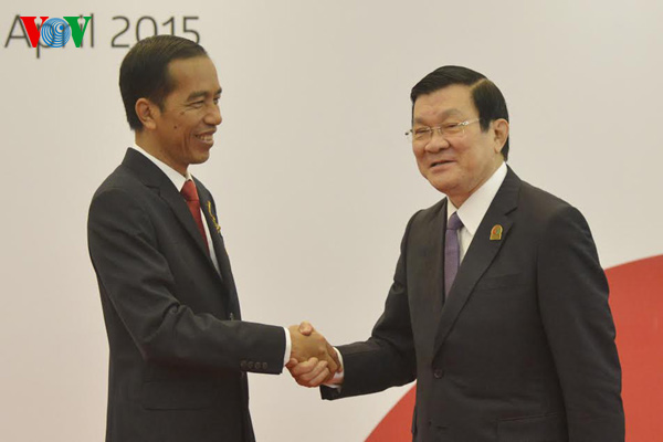 Chủ tịch nước Trương Tấn Sang gặp Tổng thống Indonesia trong thời gian tham dự Hội nghị Cấp cao Á- Phi tại Indonesia.
